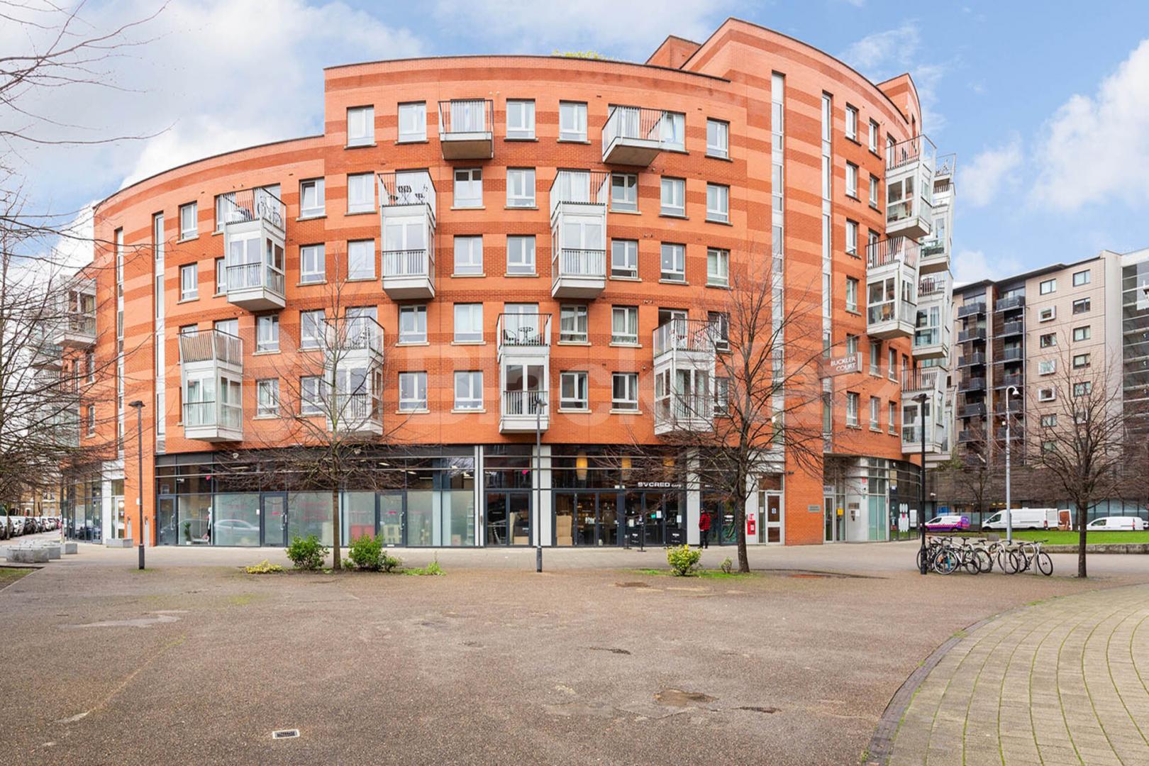 Modern development with concierge and communal garden Eden Grove, Holloway